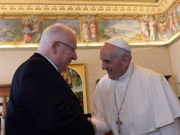 Präsident Rivlin bei einem Treffen mit Papst Franziskus im Vatikan (Archiv)